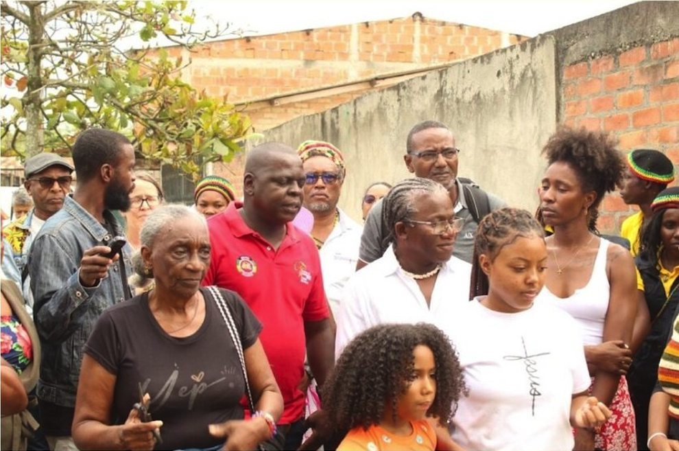 Comunidad afrodescendiente reunida en un encuentro organizativo territorial